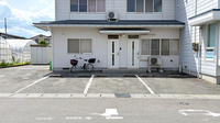 いずみ調剤薬局の駐車場