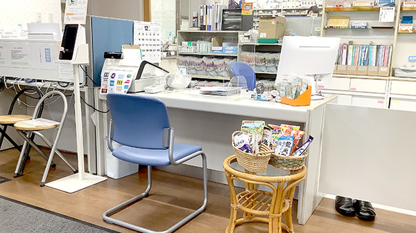 ファミリー調剤薬局の受付/カウンター
