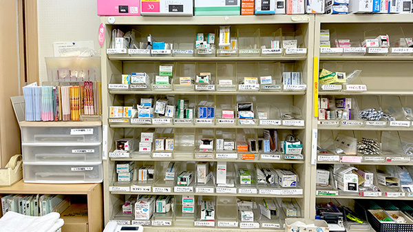 ブナの森調剤薬局陣場店の薬棚