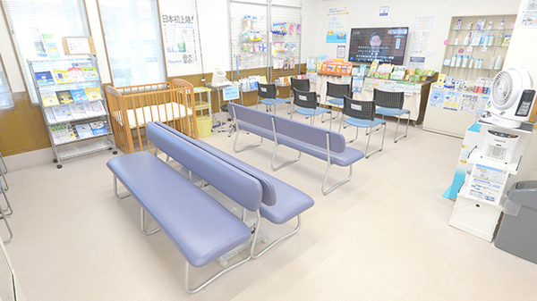 ゆう薬局美咲店の待合スペース
