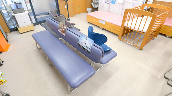 ゆう薬局西高前店の待合スペース