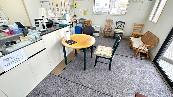 近尚堂薬局こあら店の待合スペース