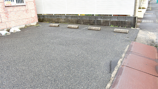 サンキュー薬局　綾羅木本町店の駐車場
