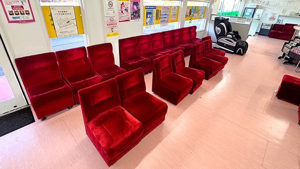 フタミ薬局防府店の待合スペース