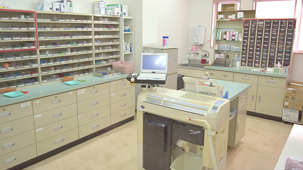 ワイズ薬局の調剤室