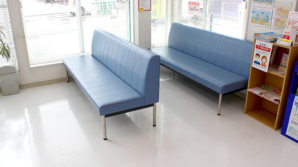 クスリのサンロード薬局　河口湖店の待合スペース
