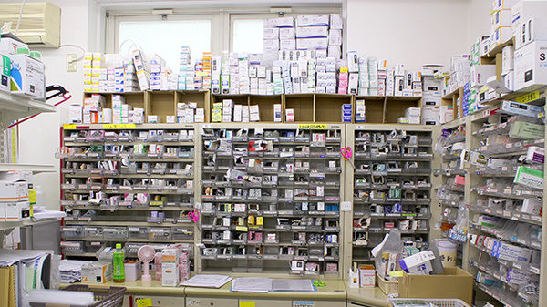 クスリのサンロード薬局　河口湖店の薬棚