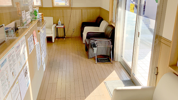 ハーティいしもり薬局の待合スペース