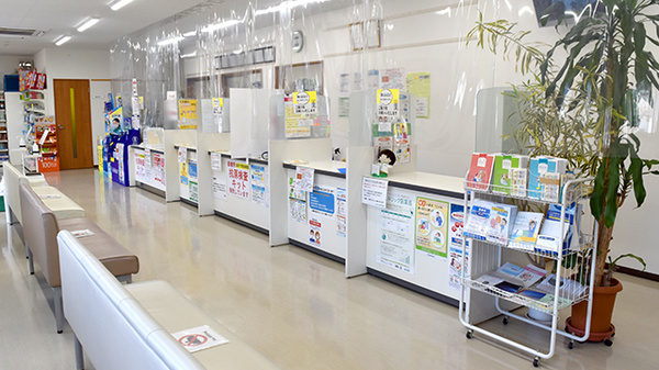 クスリのサンロード雨宮調剤薬局の受付/カウンター