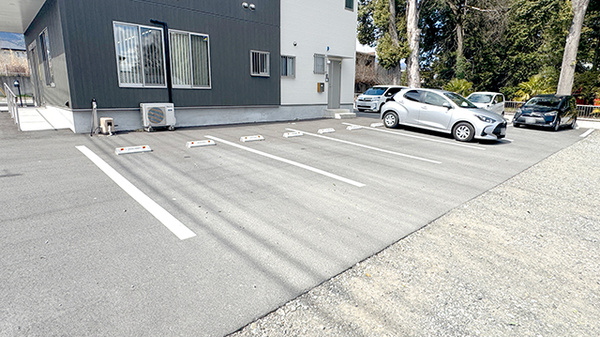 櫛形調剤薬局の駐車場