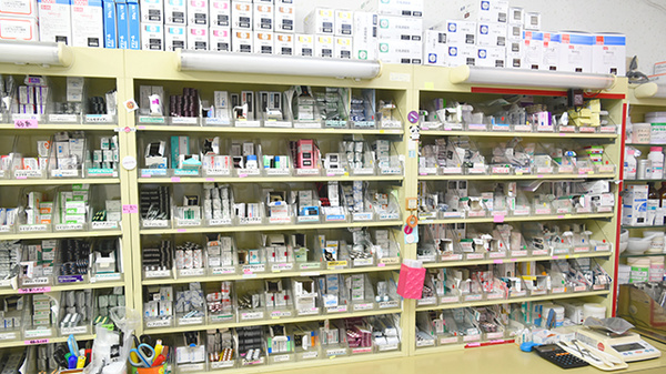のぞみ調剤薬局の薬棚