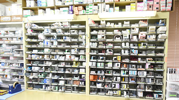 のぞみ薬局愛知川店の薬棚