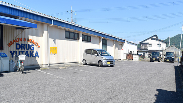 ユタカ調剤薬局　安土の駐車場