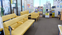 ユタカ調剤薬局　安土の待合スペース