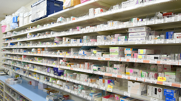 ユタカ調剤薬局　水口暁の薬棚