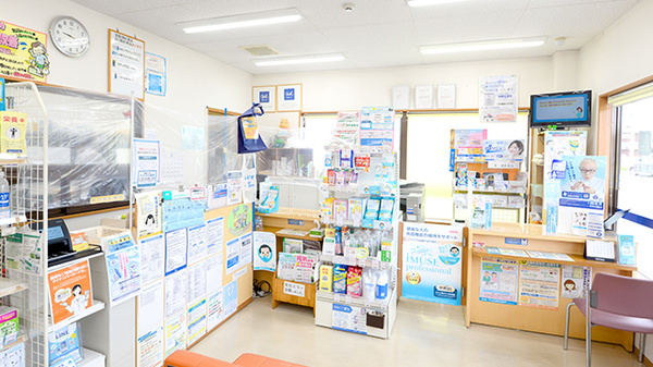 クオール薬局伴谷店の受付/カウンター