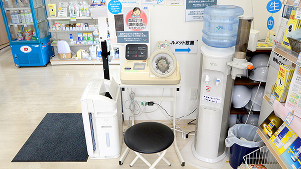 クオール薬局梅影店の血圧計