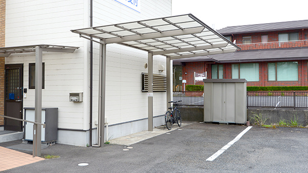 クオール薬局梅影店の駐輪場