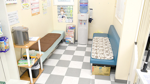 城山薬局の待合スペース