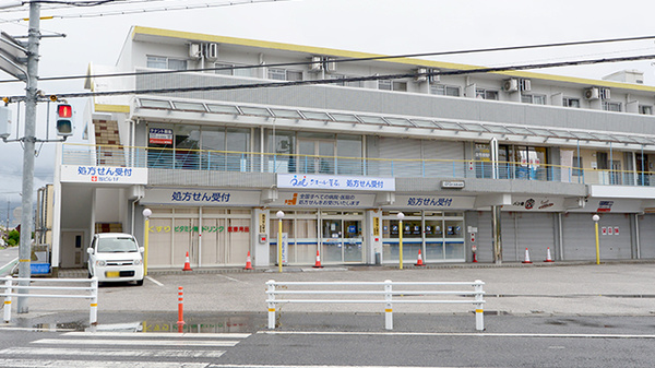 クオール薬局彦根店の外観