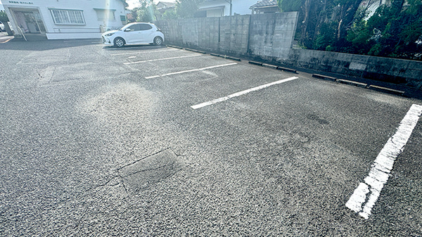 ５丁目調剤薬局の駐車場