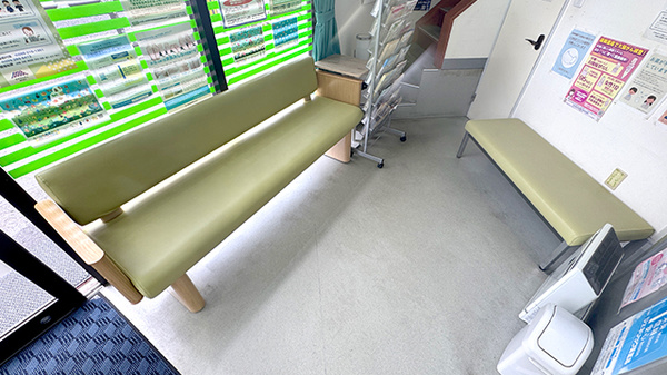 あすなろ薬局の待合スペース