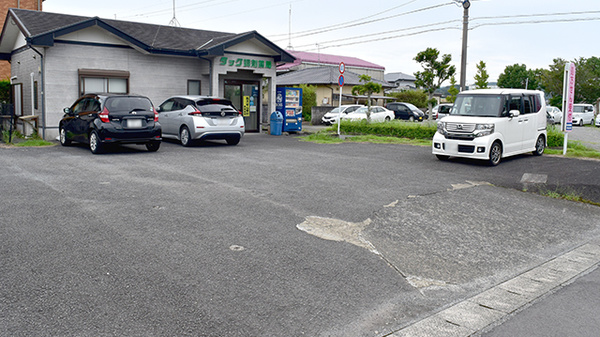 タック調剤薬局の駐車場