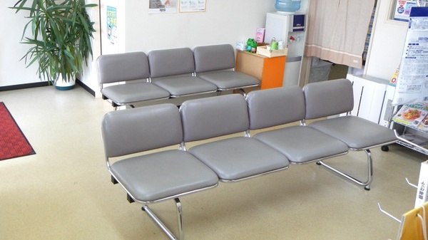 まいづる薬局の待合スペース