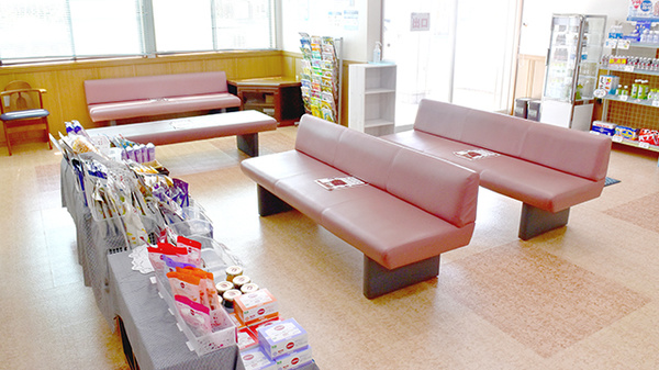 まくらざき薬局の待合スペース