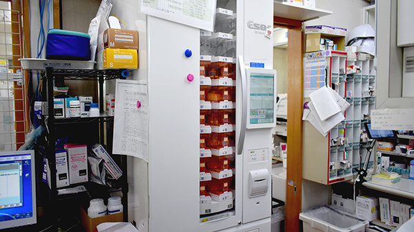 マルノ薬局桜ヶ丘店の調剤器具