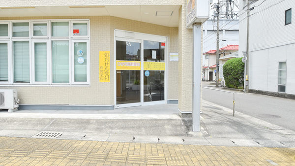 ひかり調剤薬局の入口