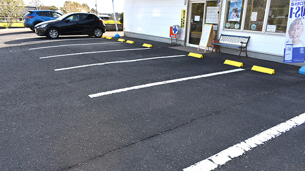 有限会社めろん調剤薬局の駐車場