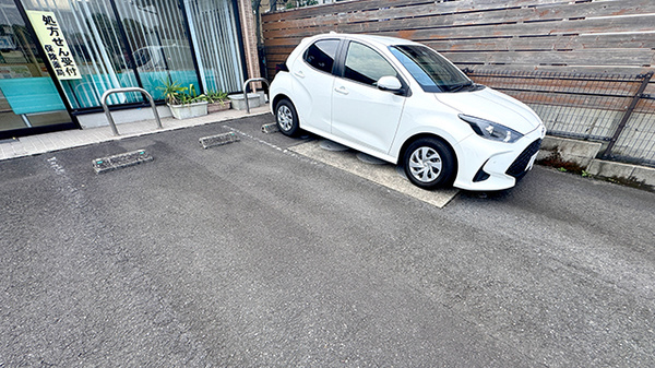 ゆうき薬局の駐車場
