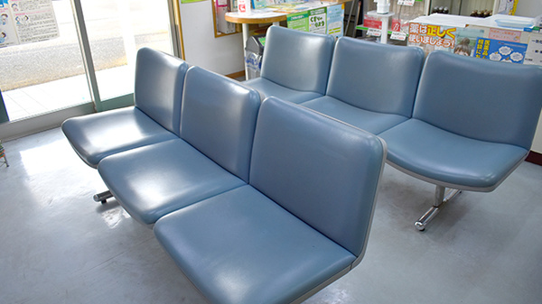 ゆう調剤薬局の待合スペース