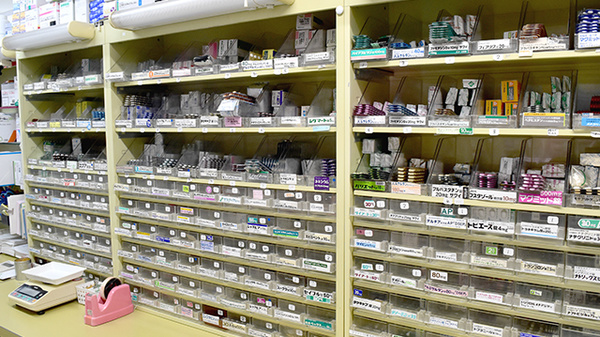 有限会社武田調剤薬局の薬棚