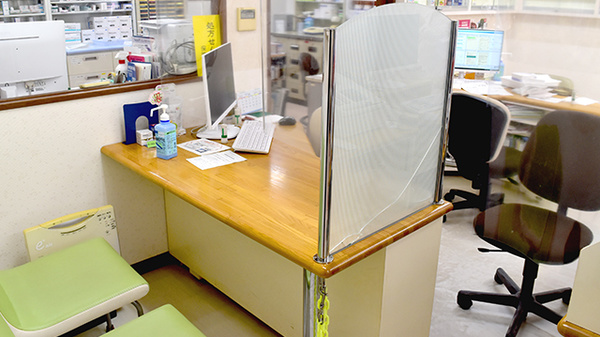 ゾウさんのはな通り薬局の受付/カウンター