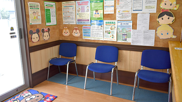 麒麟調剤薬局の待合スペース