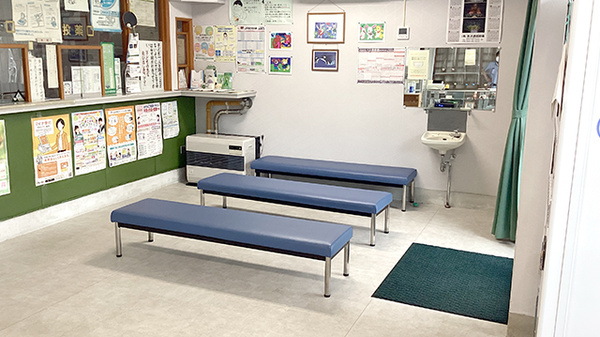 合資会社オオミ薬局の待合スペース