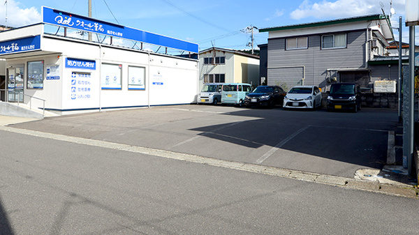 クオール薬局湯沢表町店の駐車場