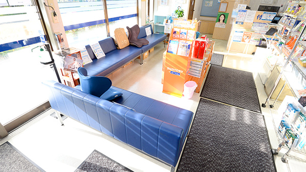 クオール薬局根岸町店の待合スペース