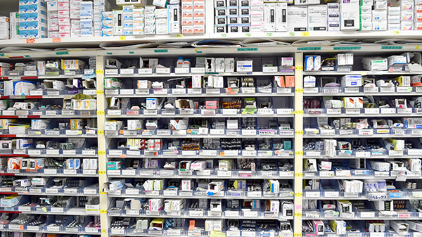 おおぼり薬局の薬棚