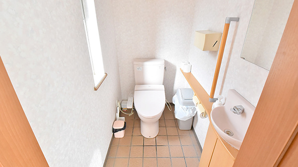 すわ調剤薬局のお手洗い