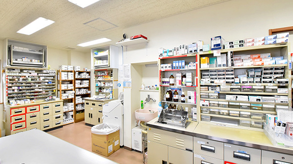 すわ調剤薬局の調剤室
