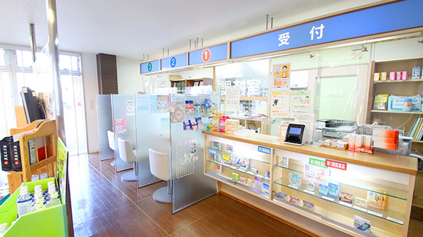 トリム薬局 春日新田店の受付/カウンター
