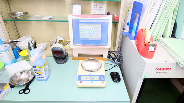トリム薬局 春日新田店の調剤器具