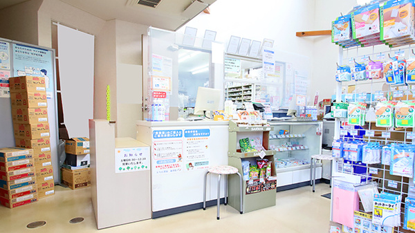 トリム薬局 新井店の受付/カウンター
