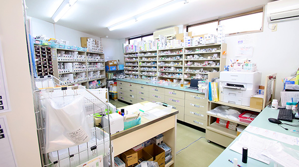 トリム薬局 新井店の調剤室