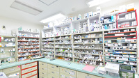 トリム薬局　新発田店の薬棚