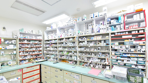 トリム薬局　新発田店の薬棚