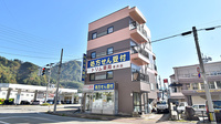 トリム薬局 湯沢店の外観